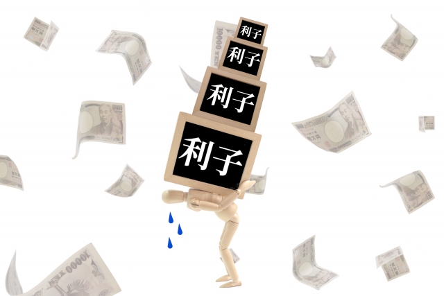借金に縛られる。下妻市で弁護士や司法書士に債務整理の無料相談をする